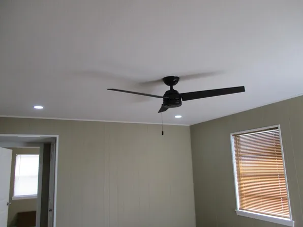 100 E Workman St APT B, Knob Noster, MO 65336