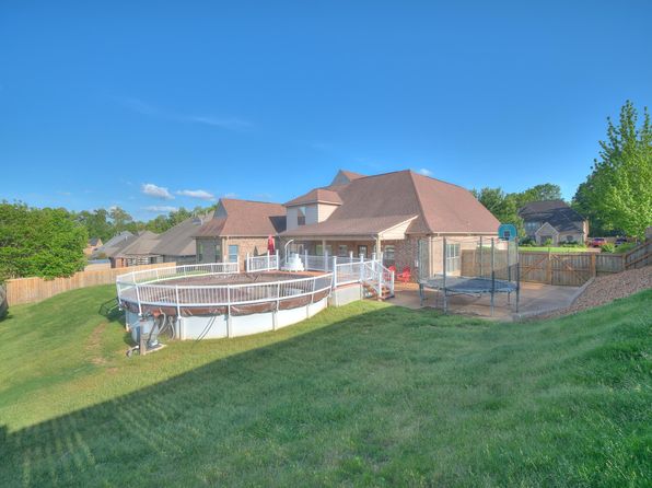 6450 Wells Grove Dr, Bartlett, TN 38135