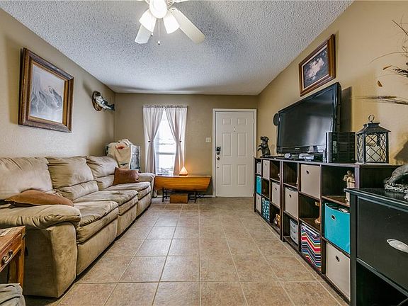 3rd image of 1209 Crosscreek Ln