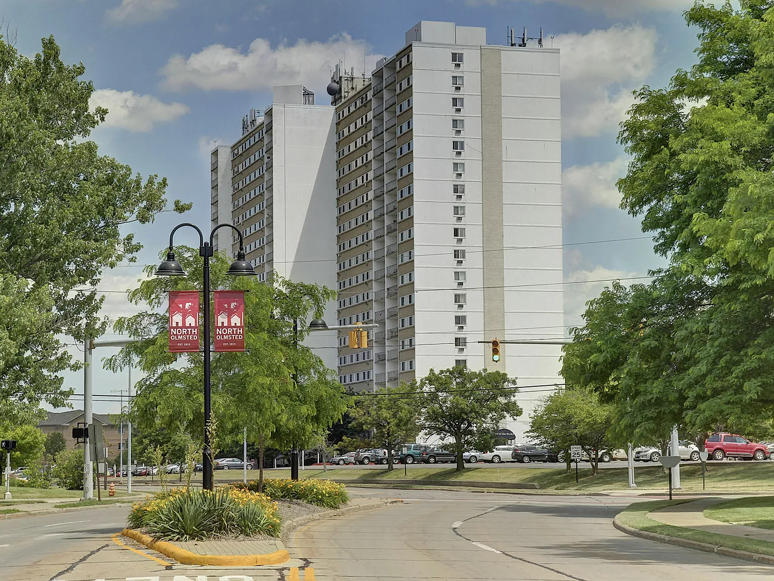 Victoria Plaza — Photo 1