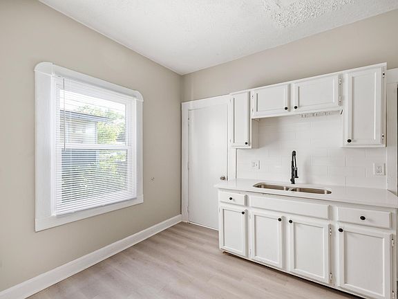 3rd image of 104 S Elder Ave #104
