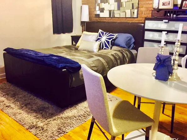 232 West 16th Street image 1 of 4