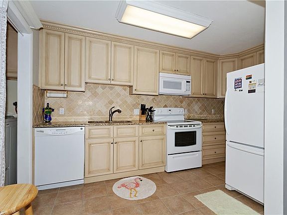 4th image of 788 Park Shore Dr #25