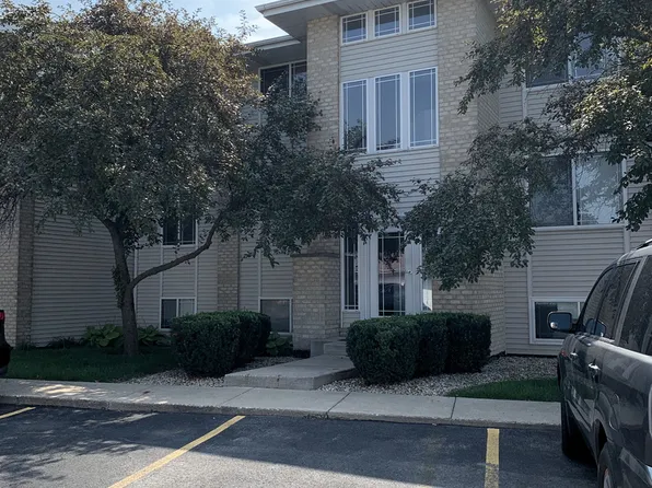 2028 Manico Ct Unit 301, Crest Hill, IL 60403
