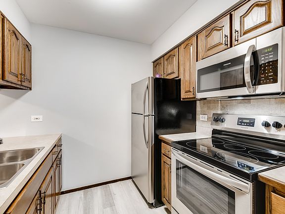4th image of 14028 Laramie Ave #1724