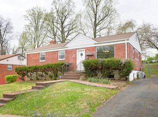 11818 Rocking Horse Rd, Rockville, MD 20852