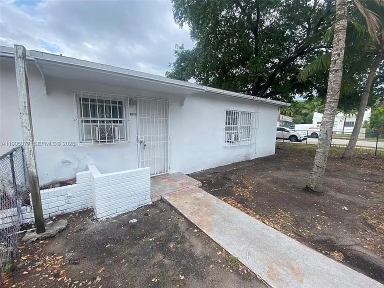 5905 NW 3rd Ave #2/2 — Photo 3