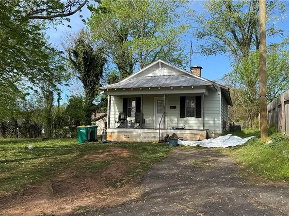 110 Pine St, Jonesville, NC 28642