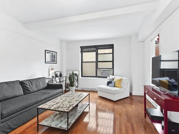 161 West 16th Street image 1 of 8