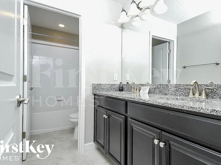 9823 Ivory Dr — Photo 14