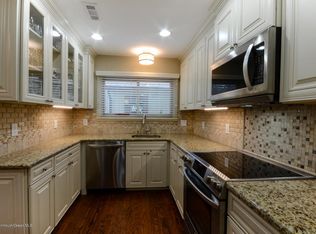 30 Andover Ct, Red Bank, NJ 07701