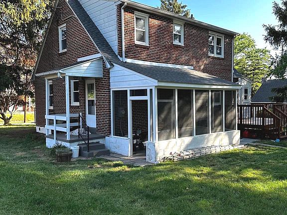 5th image of 966 Cherry St