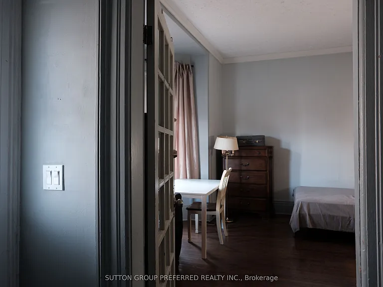 1055 Richmond St — Photo 2