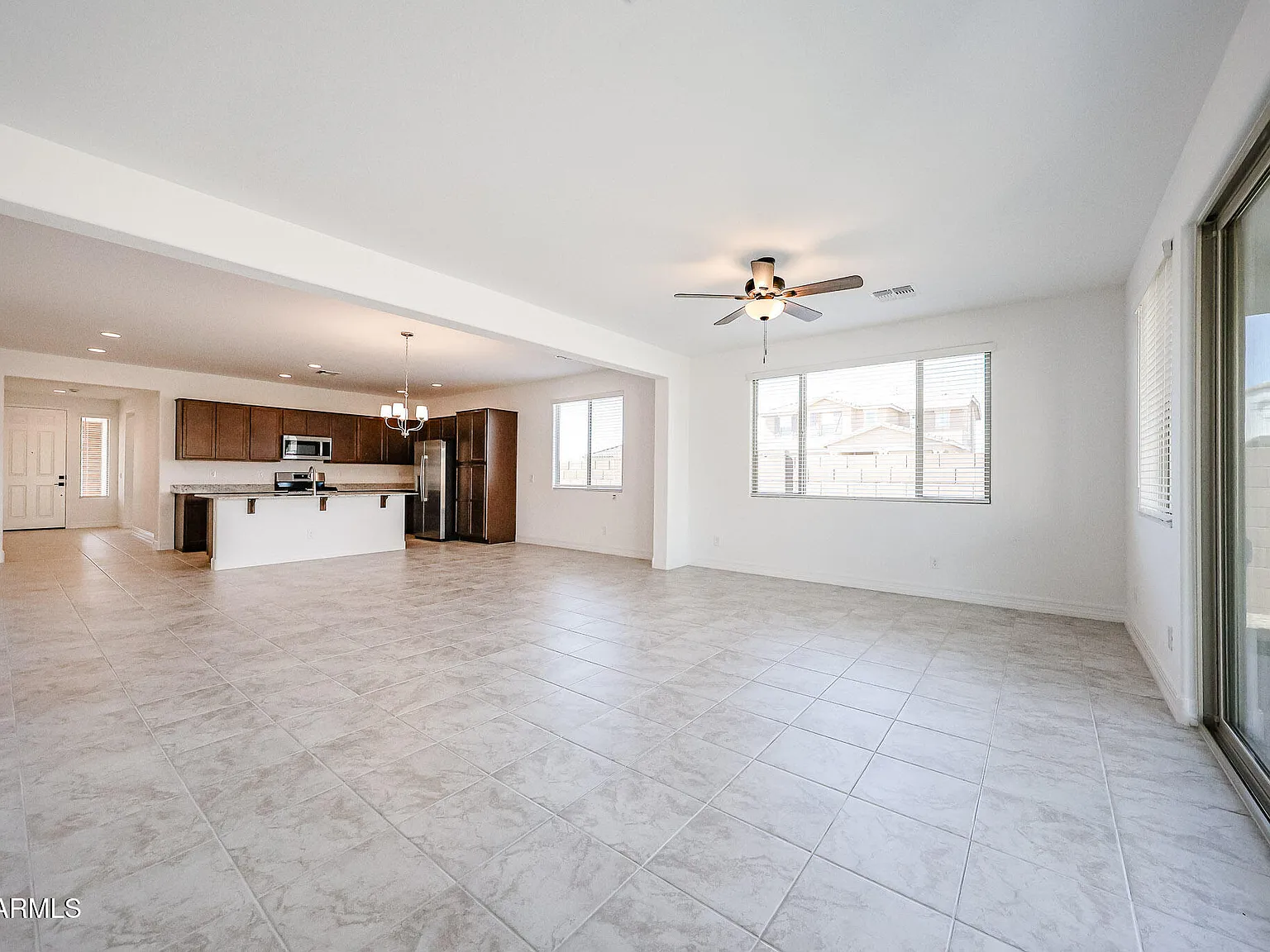 4 bed, 2.0 bath, 1949 sqft, $2,400 — Photo 4