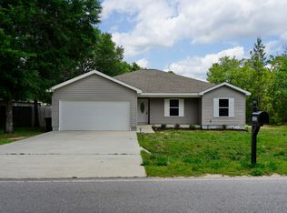 1422 Oakwood Lakes Blvd, Defuniak Springs, FL 32433