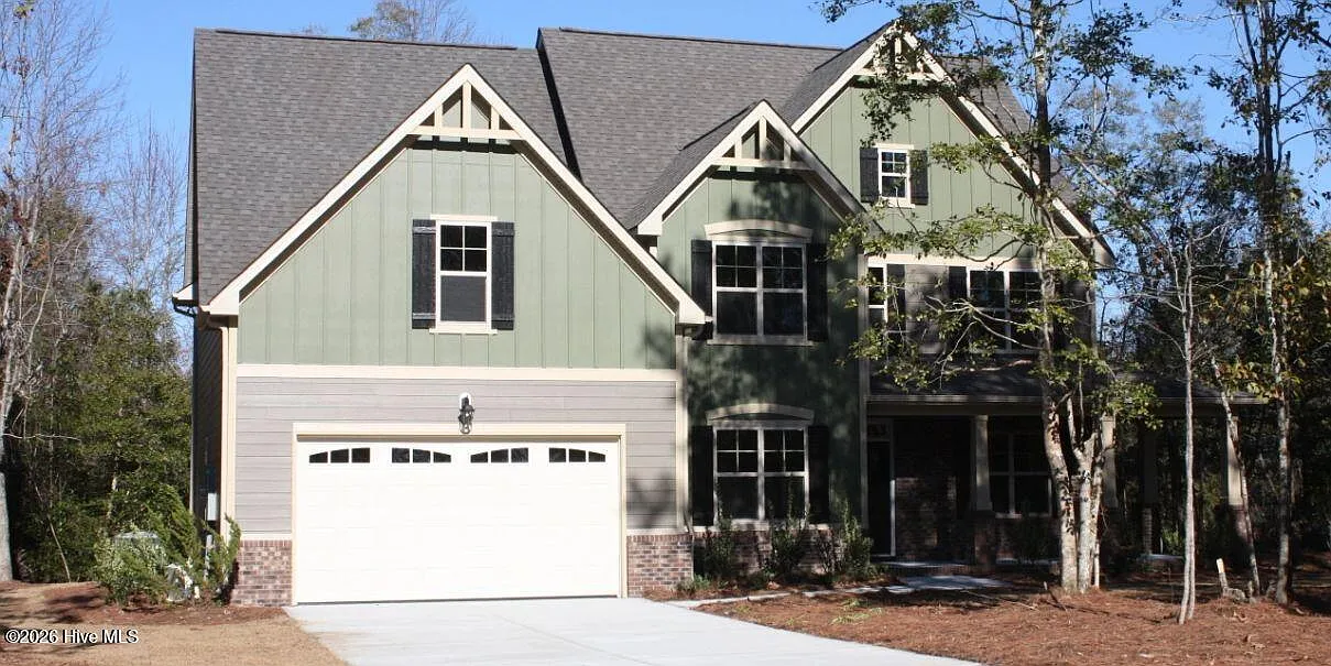 4 bed, 3.5 bath, 3390 sqft, $2,900 — Photo 1