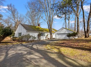 9 Carlyle Rd, Danbury, CT 06811