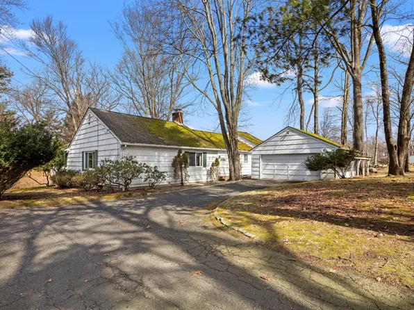 9 Carlyle Road, Danbury, CT 06811