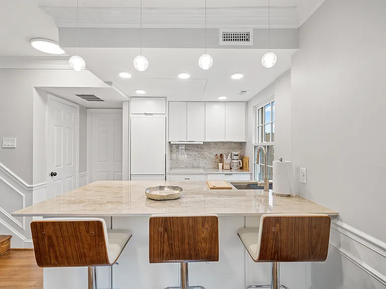225 C St NE #63 — Photo 6