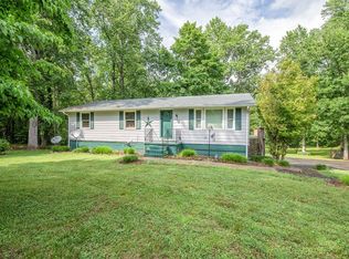 1122 Clayton Rd, Powhatan, VA 23139