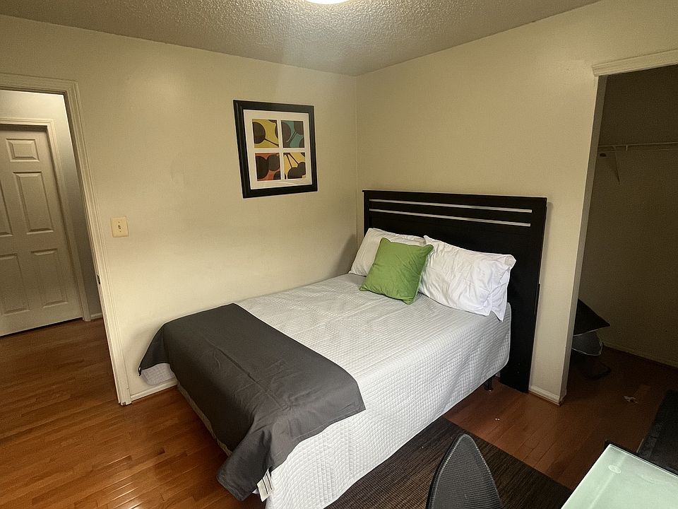 1st image of 30 Richmond St #2