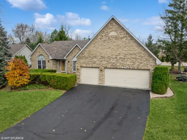 1031 Glacier Pkwy, Algonquin, IL 60102