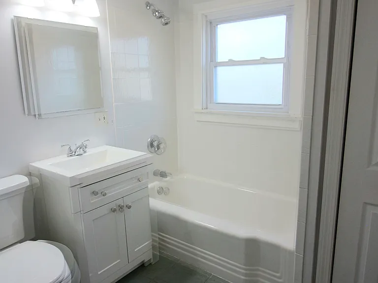 420 Essex St #3 — Photo 14