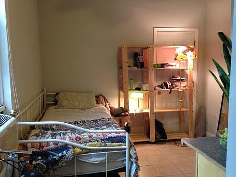 3rd image of 122-126 E San Salvador St #122A