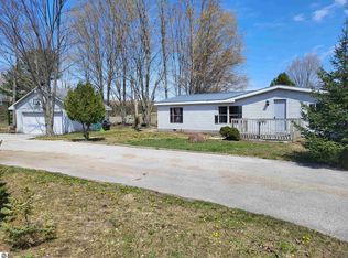 11730 Fowler Rd, Honor, MI 49640