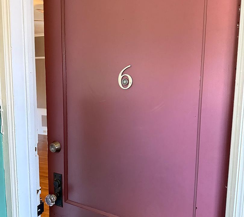 1st image of 20 Cottage Pl #6