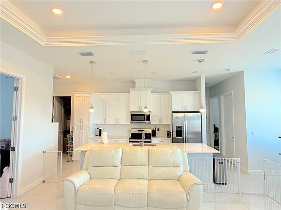 4th image of 4101 33rd St SW