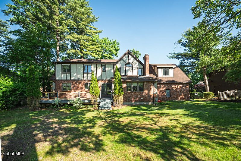 3rd image of 482 Spring Hollow Court