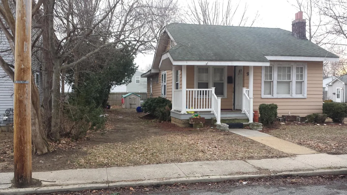 98 Fulton St photo 1