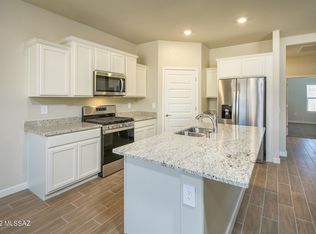 912 S Grantham Ave, Vail, AZ 85641