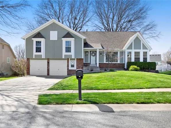 10308 Oakmont St, Overland Park, KS 66215