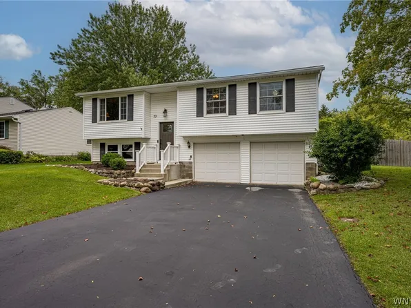 73 Chapel Glen Dr, Hamburg, NY 14075
