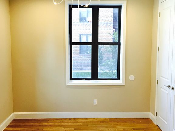 3rd image of 320 Empire Blvd APT 1M