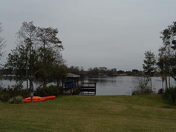 3rd image of 600 Long Lake Dr