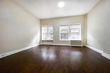Rented by Coldwell Banker Warburg