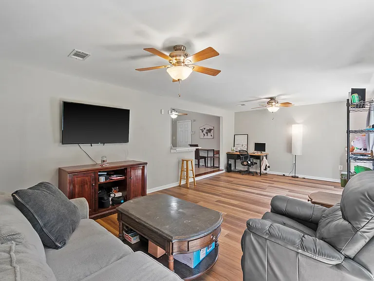 10 N Meadow Dr — Photo 12