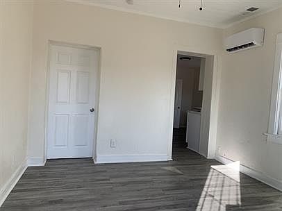 4th image of 934 N Anita Ave #932
