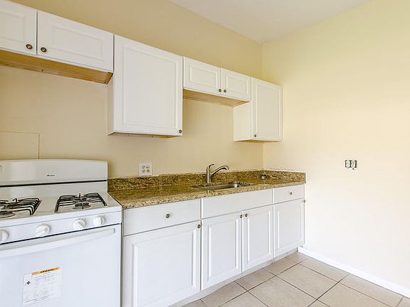 5th image of 2932 Buckley Ave