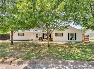 7320 Martha Ln, Fort Worth, TX 76112