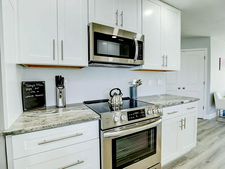 15909 Candle Dr — Photo 32