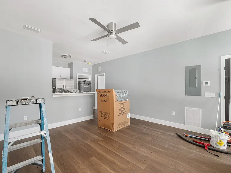 424 NW 3rd Ave #1 — Photo 6