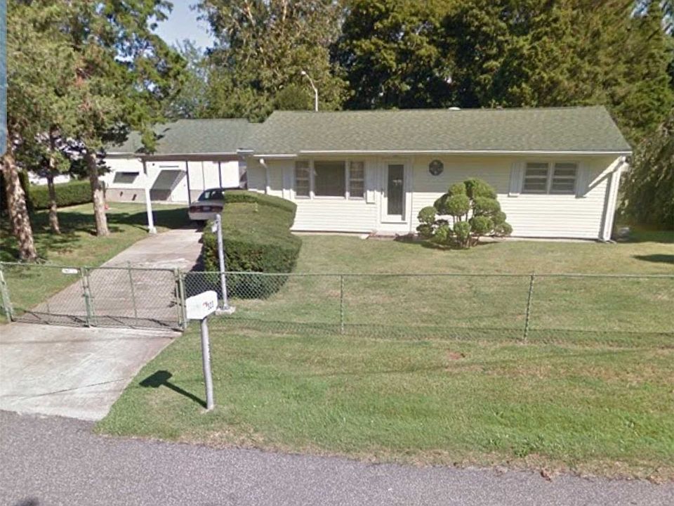 1st image of 323 Elm Rd W