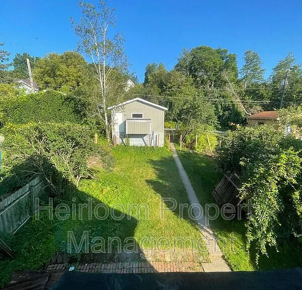 709 E Skyline Pkwy — Photo 18