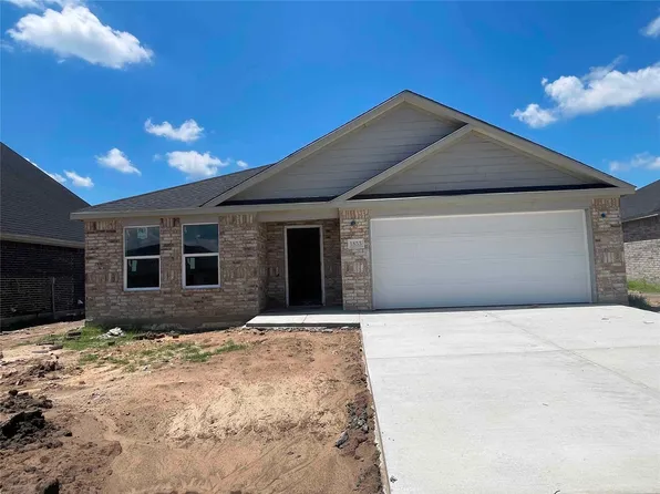 1853 Topaz St, Pryor, OK 74361