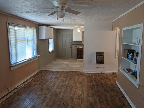 3rd image of 860 Artic Cir #5