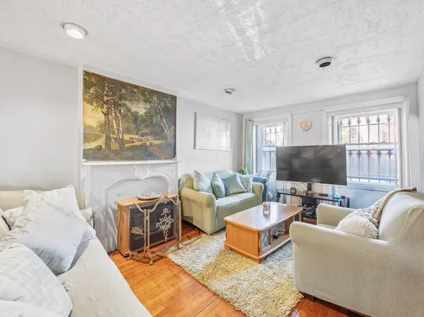 578 Bergen Street image 13 of 30